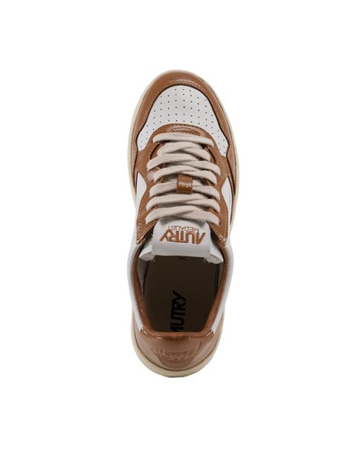 Sneakers Medalist Low in pelle e pelle smaltata bicolor White/Brown sugar AUTRY | AULWRT02