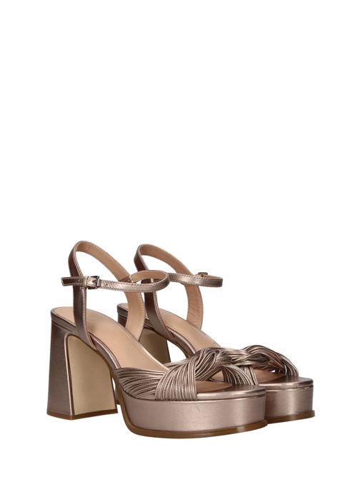 Sandali Muse in pelle laminata Ash | S25-MUSE03