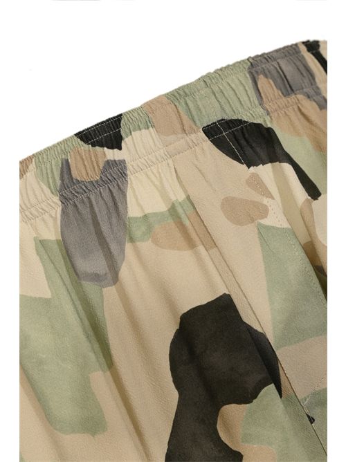 Bermuda in tessuto con stampa camouflage AMARANTO | B6AB0010CAMOUFLAGE
