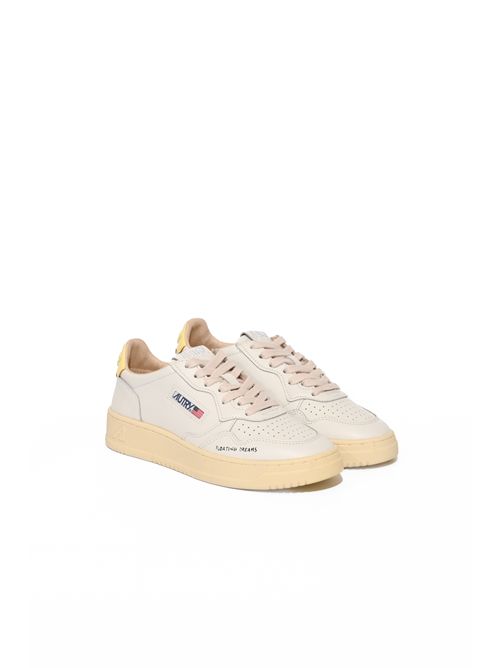 Sneakers Medalist Low in pelle Bianco e Lemon Meringue AUTRY | AULWDL02