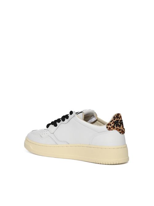 Sneakers Medalist Low in pelle bianco e leopard AUTRY | AULWOC01