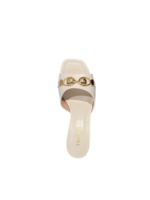 Sandali effetto pelle con dettaglio gioiello Giglio TWINSET | 261TCP06200381